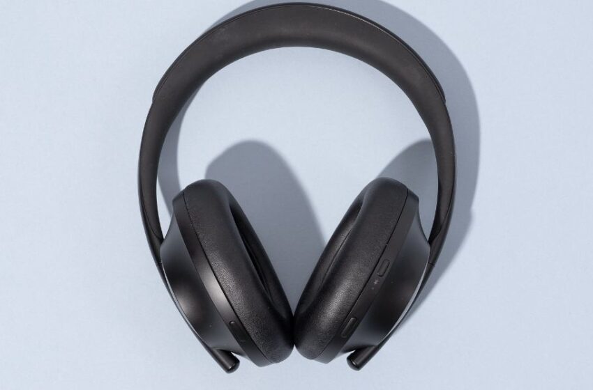  Navigating the Noise: In-Depth Analysis of Top-Tier Noise-Canceling Headphones