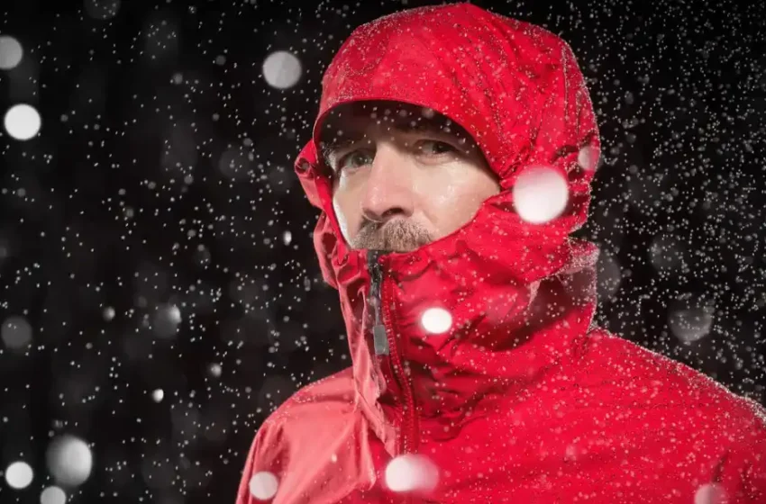 Waterproof Wonders: Exploring the Pinnacle of Tech-Infused Outdoor Apparel